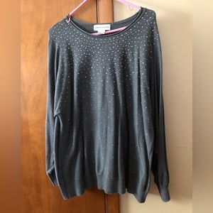 Women’s gray sweater